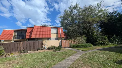 22970 Oxford Pl #D, Boca Raton, FL 33433