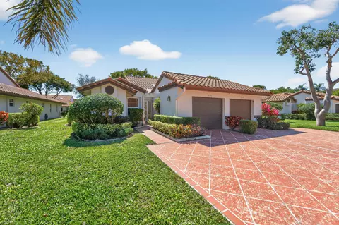 6045 Waldwick Cir, Delray Beach, FL 33484