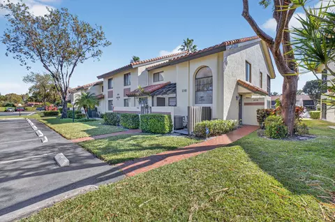 10279 N Circle Lake Dr #202, Boynton Beach, FL 33437