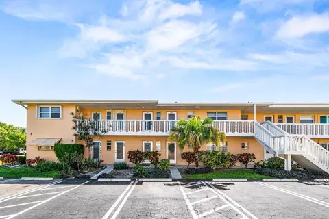 2121 NE 1st Ct #202, Boynton Beach, FL 33435