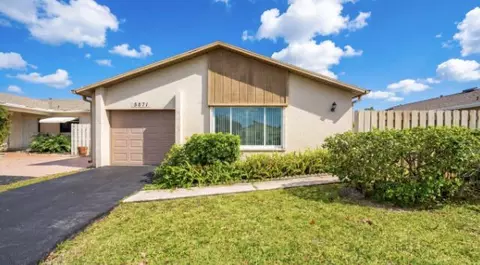 5871 Mirror Lakes Blvd, Boynton Beach, FL 33472