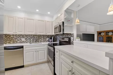 205 Flanders E, Delray Beach, FL 33484