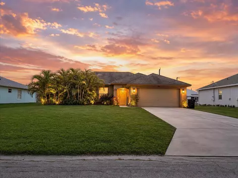 542 SW Prater Ave, Port Saint Lucie, FL 34953