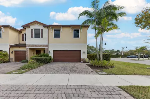 4622 Belgian Ln, Davie, FL 33314