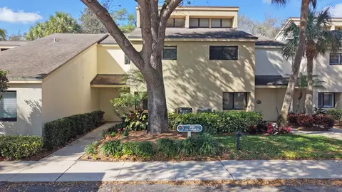 215 Oak Harbour Dr, Juno Beach, FL 33408