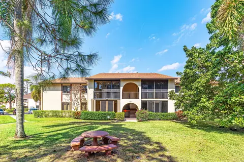 314 Knotty Pine Cir #C-1, Greenacres, FL 33463