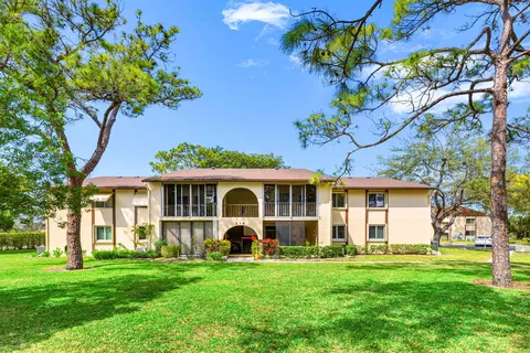 114 Lake Pine Cir #B-1, Greenacres, FL 33463