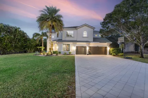 6104 Walnut Hill Dr, Lake Worth, FL 33467
