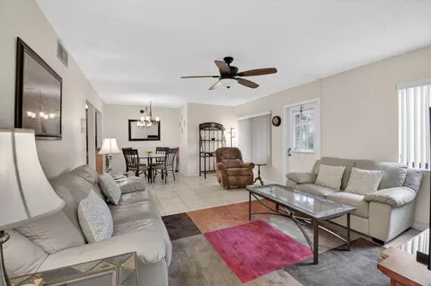 409 Pine Glen Ln #C-1, Greenacres, FL 33463