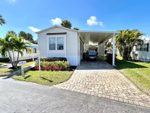 613 Jasmine Ln, Deerfield Beach, FL 33442