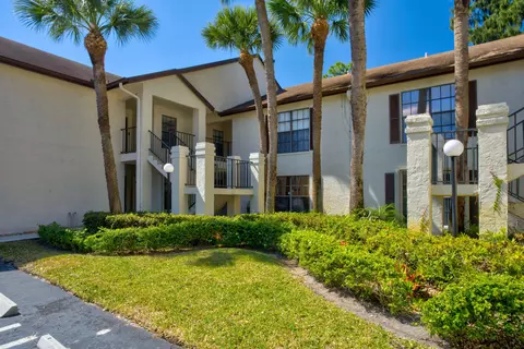3237 Perimeter Dr #2512, Greenacres, FL 33467
