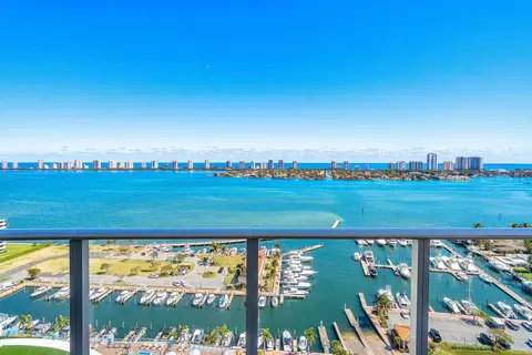 220 Lake Shore Dr #2012, Lake Park, FL 33403