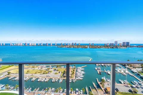 220 Lake Shore Dr #2012, Lake Park, FL 33403