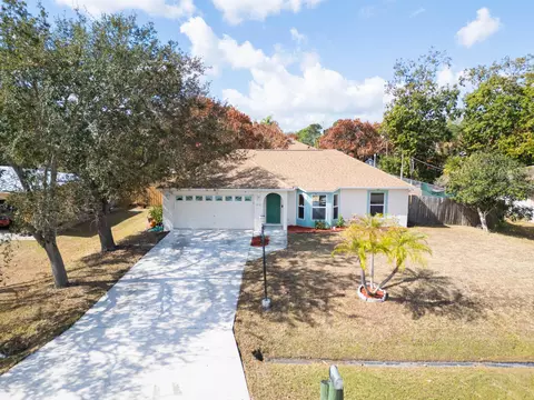 1718 SE Aires Ln, Port Saint Lucie, FL 34984