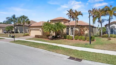 814 SW Saint Julien Ct, Port Saint Lucie, FL 34986