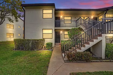 7674 Tahiti Ln #101, Lake Worth, FL 33467