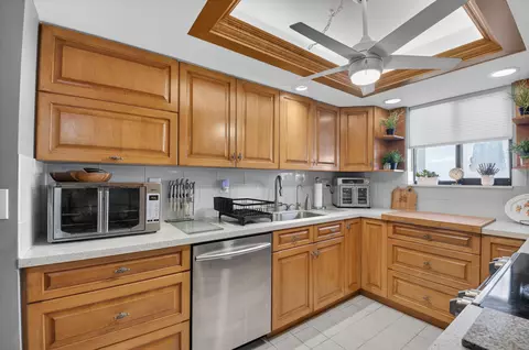 6372 La Costa Dr #705, Boca Raton, FL 33433