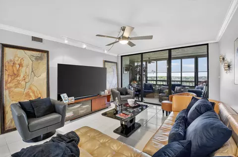 6372 La Costa Dr #705, Boca Raton, FL 33433