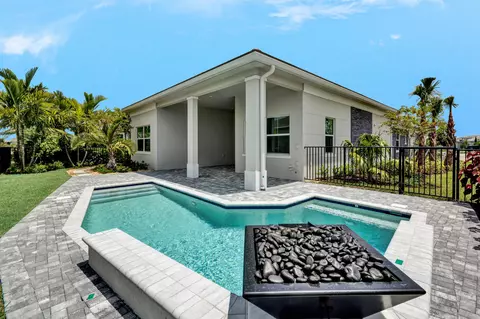 10005 Driftwood Way, Palm Beach Gardens, FL 33412