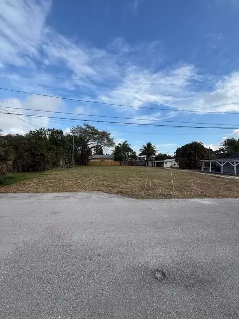 4583 Diekhans Rd, West Palm Beach, FL 33417