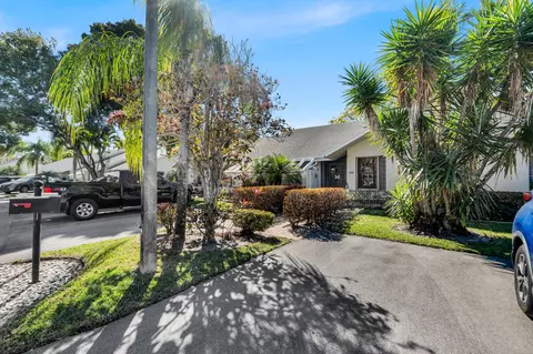 10980 Lake Front Pl, Boca Raton, FL 33498