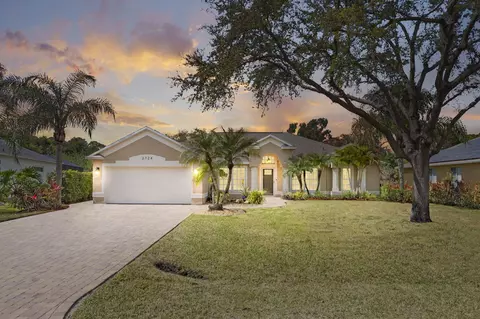 2724 Serenity Cir S, Fort Pierce, FL 34981