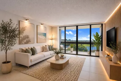 2400 Presidential Way #1005, West Palm Beach, FL 33401