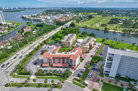 300 Golfview Rd #407, North Palm Beach, FL 33408