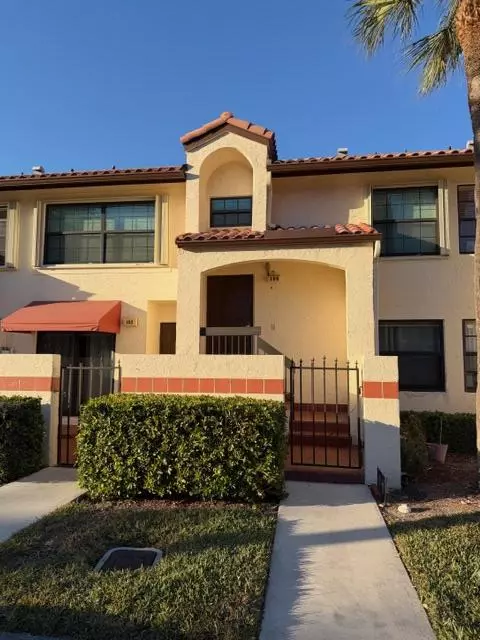 106 Freedom Ct, Deerfield Beach, FL 33442