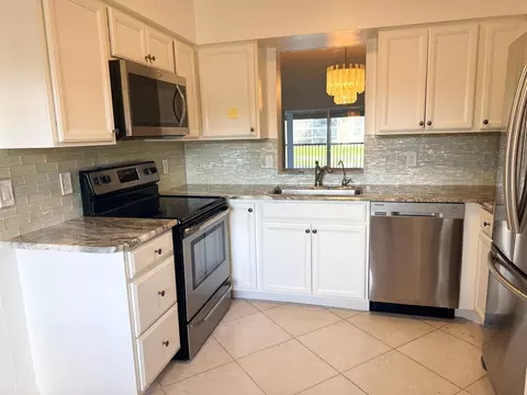 14310 Strathmore Ln #207, Delray Beach, FL 33446