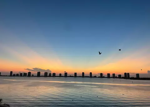 801 Lake Shore Dr #607, Lake Park, FL 33403