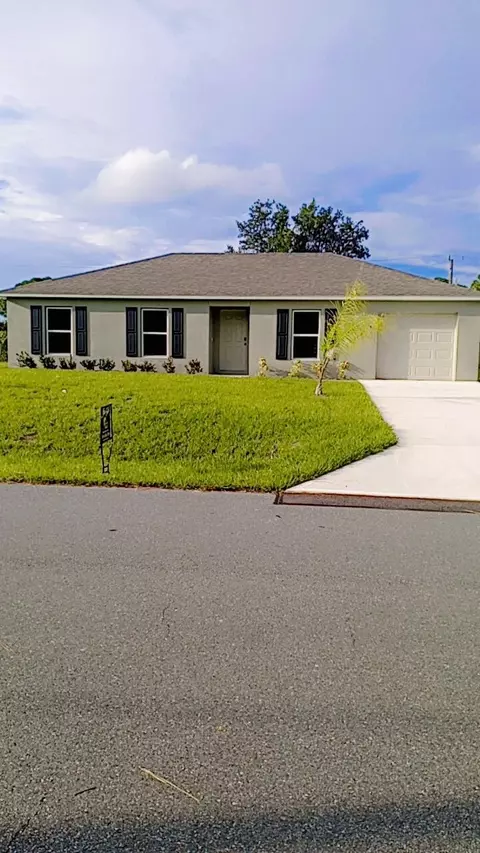 141 Ferguson St SE, Palm Bay, FL 32909