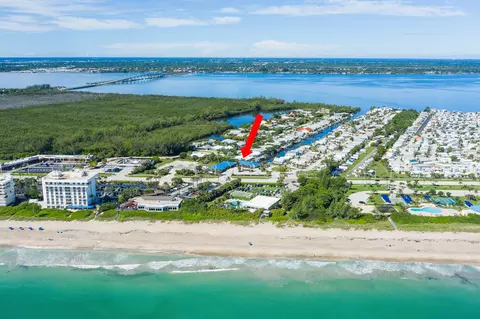 18 Aqua Ra Dr, Jensen Beach, FL 34957