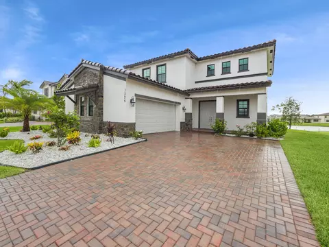 1325 Whitcombe Dr, Royal Palm Beach, FL 33411