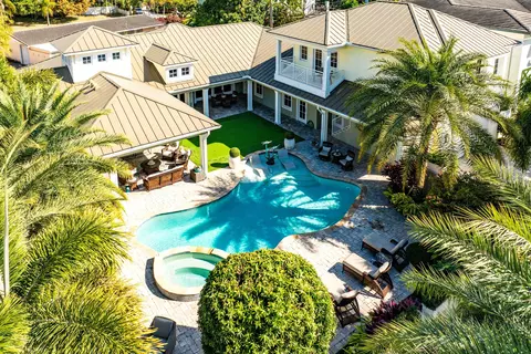 201 NE 3rd Ct, Boca Raton, FL 33432