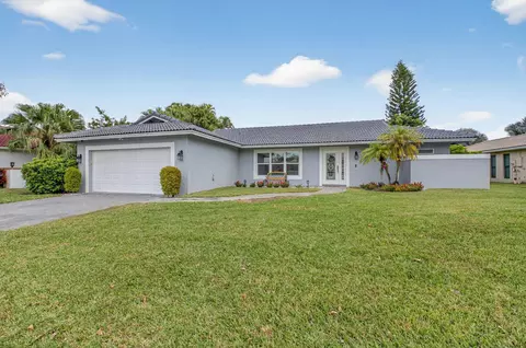 10302 Crosswind Rd, Boca Raton, FL 33498