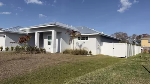 5271 NW Mayfield Ln, Port Saint Lucie, FL 34983