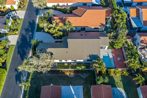 2690 Mikasa Dr, Palm Beach Gardens, FL 33410