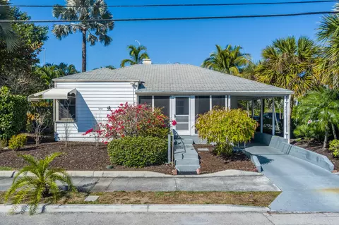 2401 Ridgeway Ave, West Palm Beach, FL 33401
