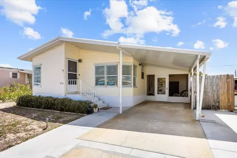 8110 SEagle Ave, Hobe Sound, FL 33455