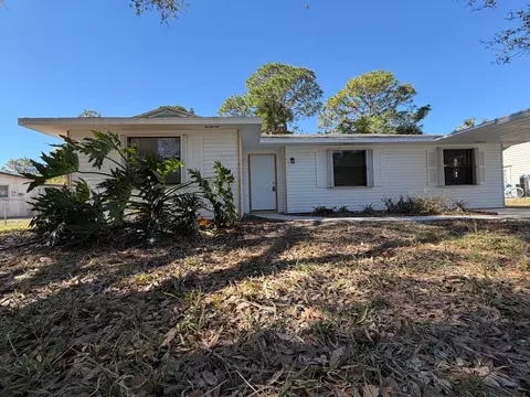 6903 Shannon Dr, Fort Pierce, FL 34951