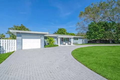 465 NW 11th St, Boca Raton, FL 33432