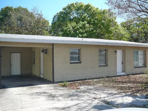 512 S 25th St, Fort Pierce, FL 34950