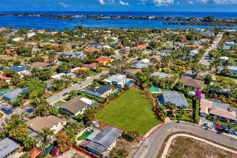 203 Gregory Pl, West Palm Beach, FL 33405