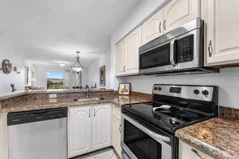 2222 N Cypress Bend Dr #403, Pompano Beach, FL 33069