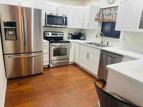 7801 SW 8th St, North Lauderdale, FL 33068