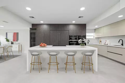 7718 San Mateo Dr E, Boca Raton, FL 33433