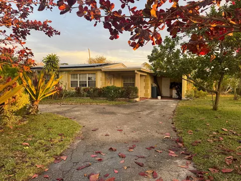 1414 N Seacrest Blvd, Boynton Beach, FL 33435