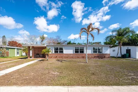 131 SE Lucero Dr, Port Saint Lucie, FL 34983