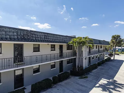 714 Northlake Ct #208, North Palm Beach, FL 33408